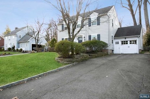 260 Maple St, Haworth, NJ 07641