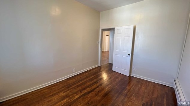 45 Park Ave, Newark NJ  07104-1043 exterior