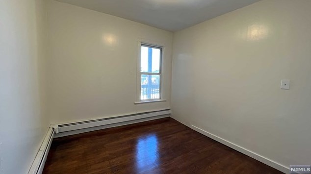 45 Park Ave, Newark NJ  07104-1043 exterior