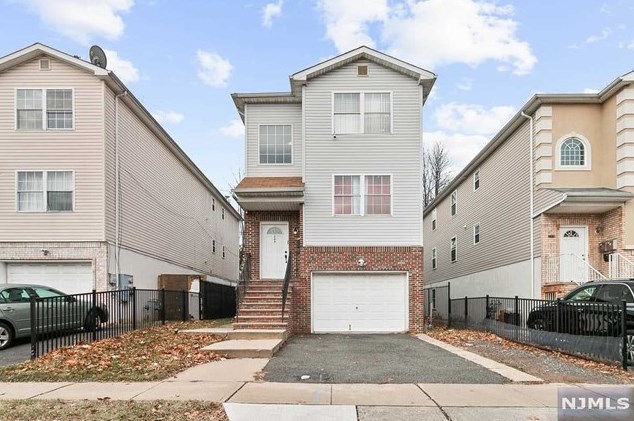 243 N 19th St, East Orange, NJ 07017