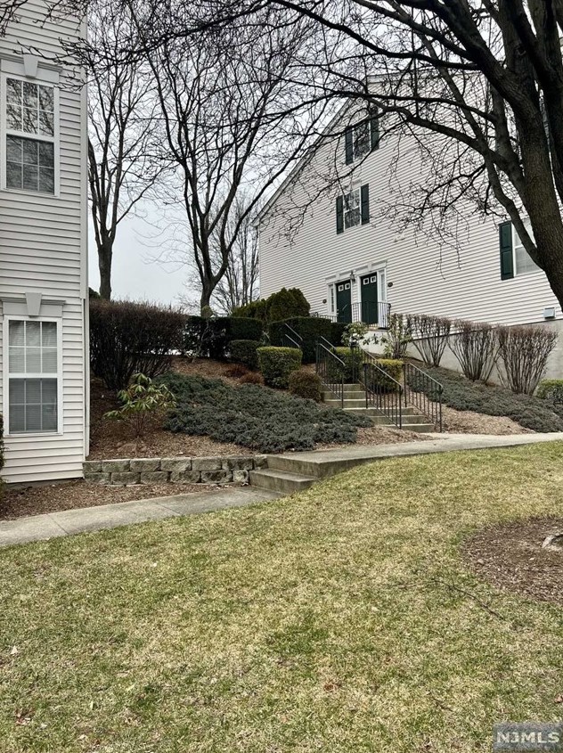 515 Coventry Dr, Nutley, NJ 07110