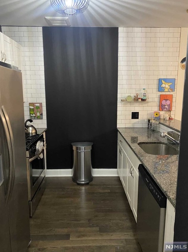 90 Clinton Ave #204, Newark, NJ 07114