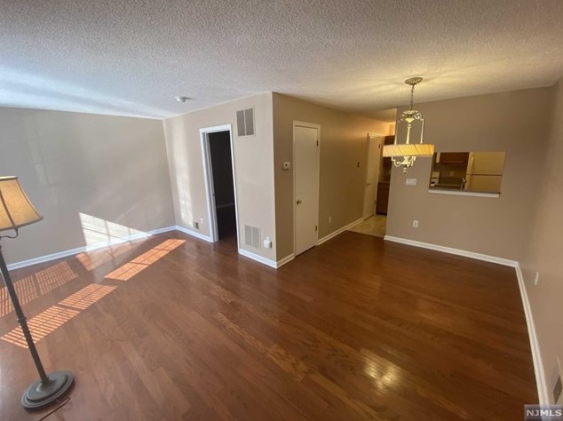 1120 Sage Ct, Mahwah, NJ 07430