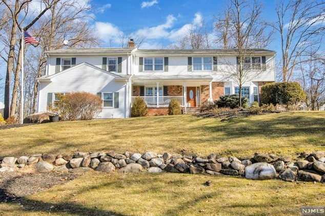 518 High Rd, Westwood, NJ 07675