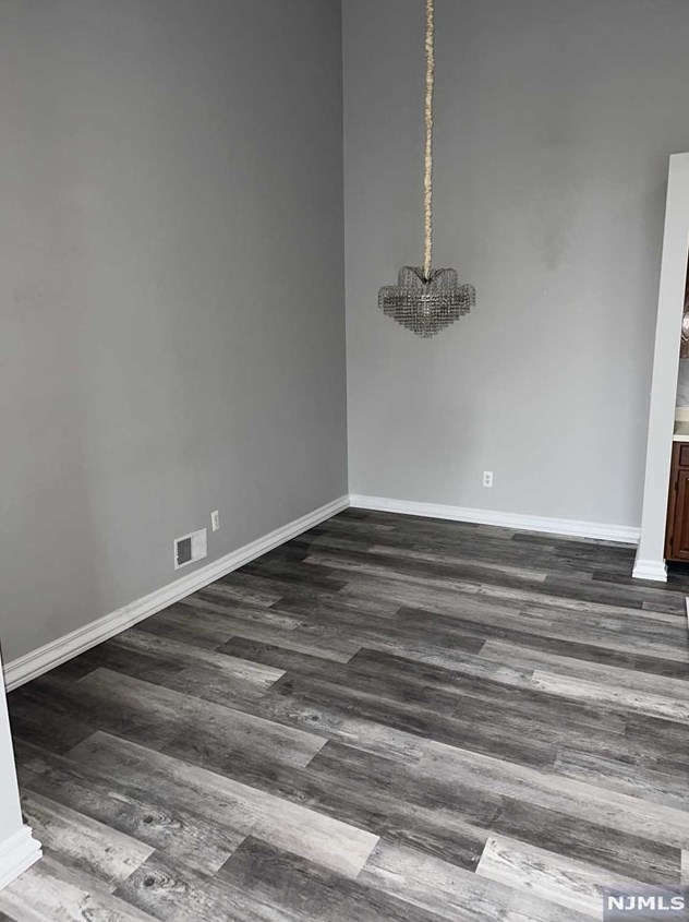 975 Juniper Way, Mahwah, NJ 07430