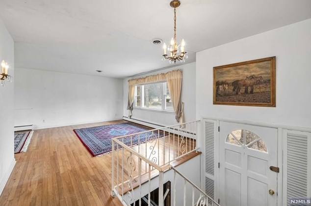 623 Blue Hill Rd, Westwood, NJ 07675
