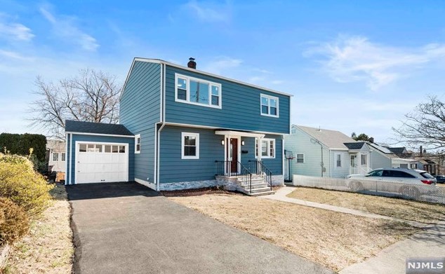 26 Putnam St, Lodi, NJ 07644
