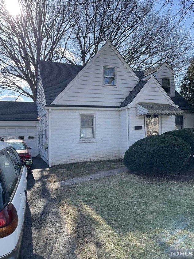 28 Jefferson Ave, Hasbrouck Heights, NJ 07604