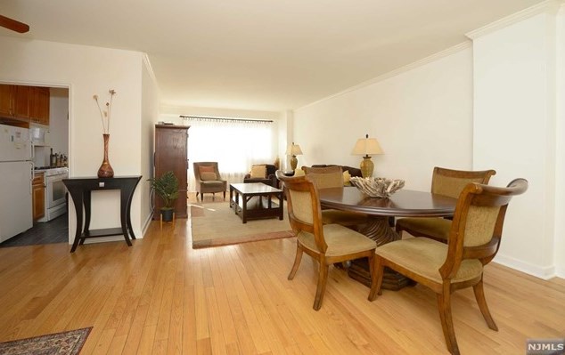 5 Roosevelt Pl #4m, Montclair, NJ 07042