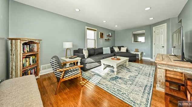 84 Fernwood Ct, Clifton, NJ 07011-2902