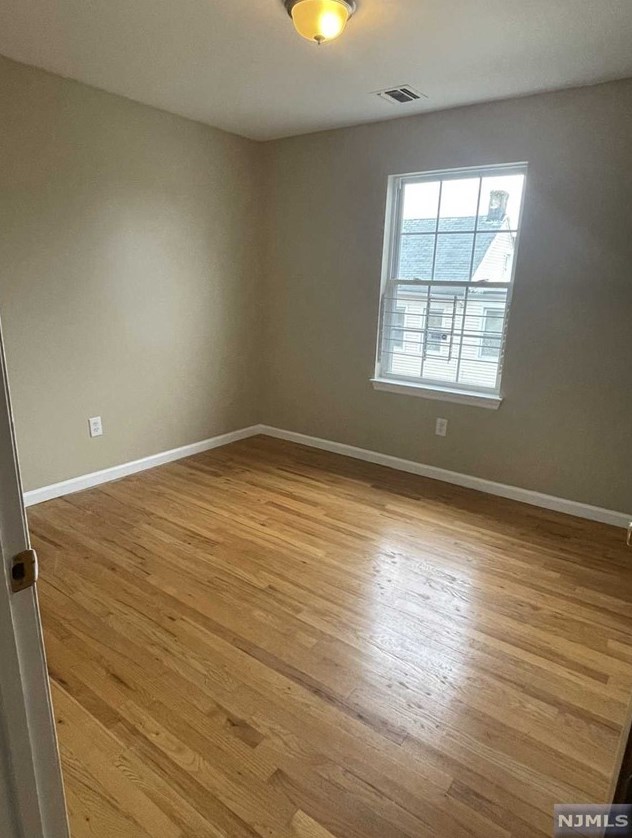 94 Palm St, Newark, NJ 07106