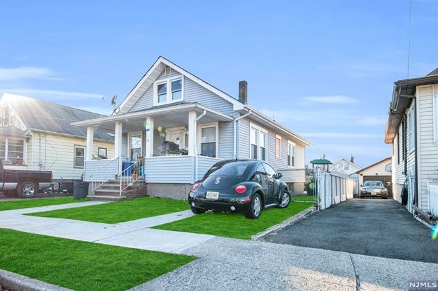 16 Prospect Pl, Clifton, NJ 07011-3837