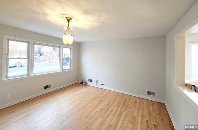 815 Fairview Ln #1st Floor, West Fort Lee, NJ 07024