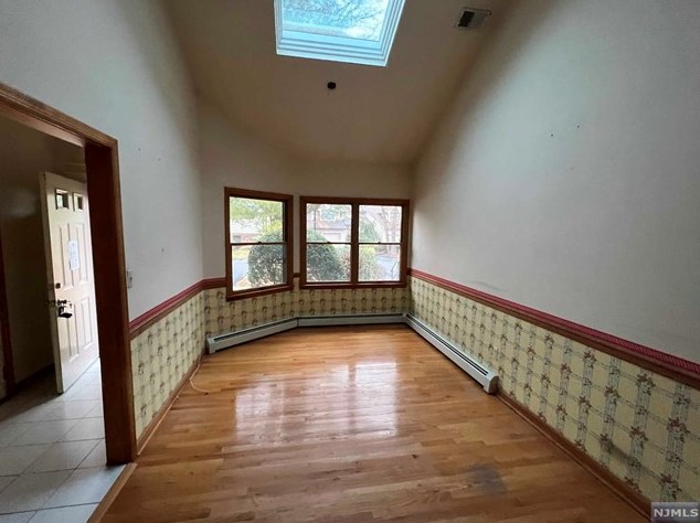 61 Bentley Dr, Franklin Lakes, NJ 07417