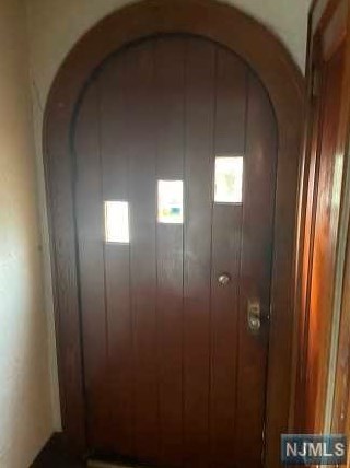 35 Parkview Ave, Elmwood Park, NJ 07407