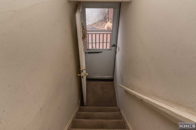 39 Rea Ave, Midland Pk NJ 07432-1930 exterior