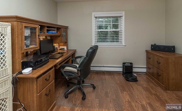 39 Rea Ave, Midland Pk NJ 07432-1930 exterior