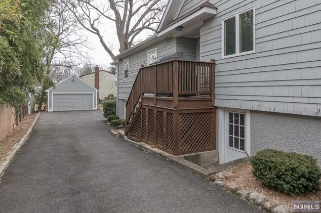 39 Rea Ave, Midland Pk NJ 07432-1930 exterior