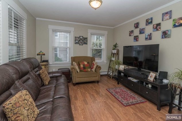 39 Rea Ave, Midland Pk NJ 07432-1930 exterior