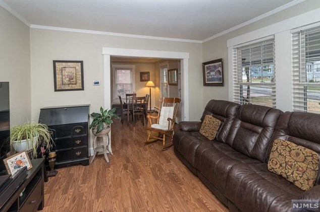 39 Rea Ave, Midland Pk NJ 07432-1930 exterior