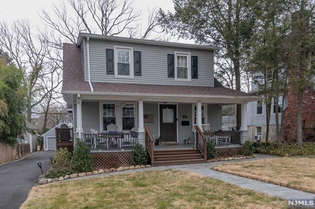 39 Rea Ave, Midland Pk, NJ 07432-1930