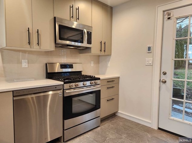 411 Hoboken Rd #1, Carlstadt, NJ 07072