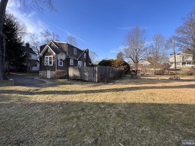 10 Russell Pl, Harrington Park, NJ 07640