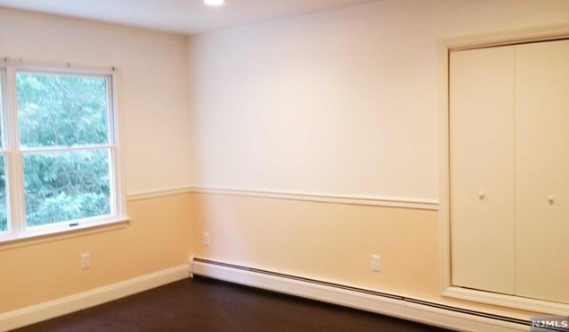 712 Orangeburgh Rd, Westwood, NJ 07675