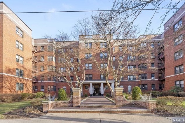 100 Prospect Ave, Hackensack NJ  07601-1903 exterior