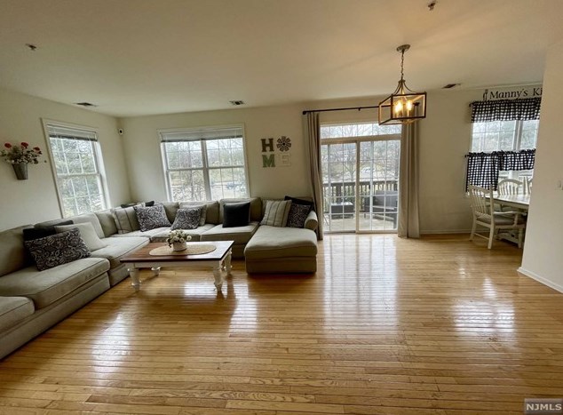 140 George Russell Way, Clifton NJ  07013-2678 exterior