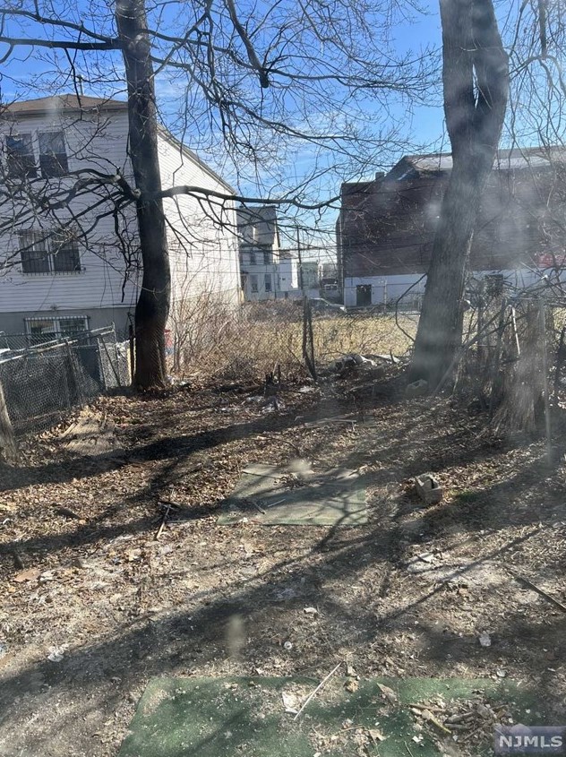 20 Huntington Ter, Newark, NJ 07112-1611