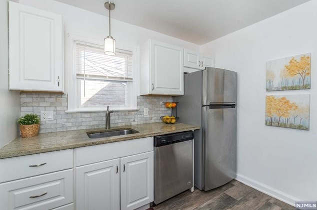 62 Lincoln Dr, Rochelle Park, NJ 07662