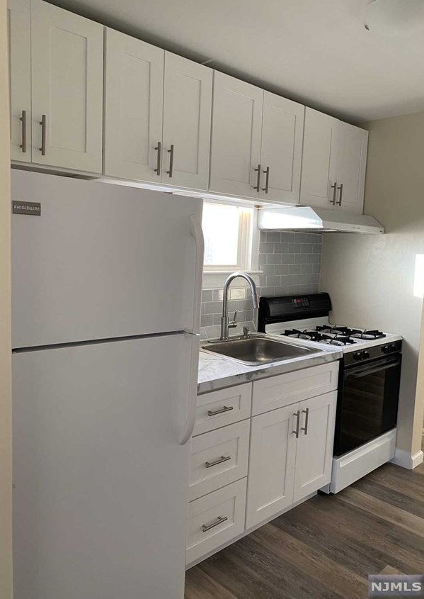 122 E Main St, West Paterson, NJ 07424