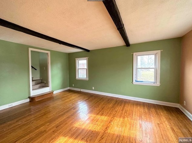 195 Main St, Bergenfield, NJ 07621-2237