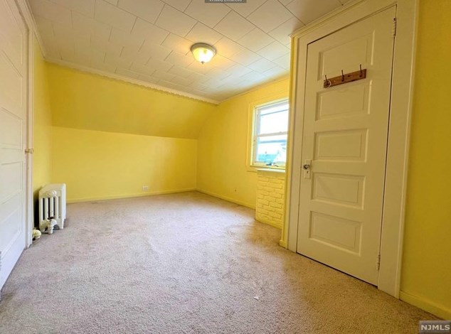 195 Main St, Bergenfield NJ 07621-2122 exterior