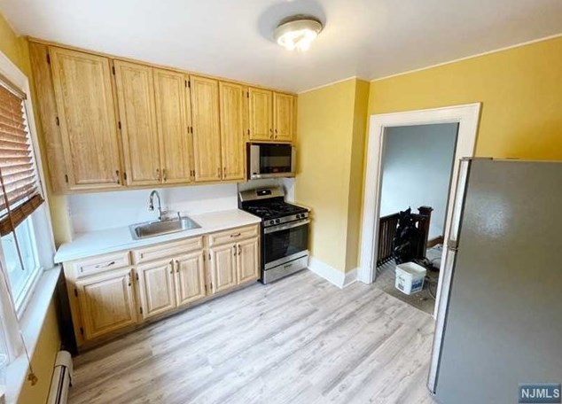 440 2nd St #2nd Fl, Palisades Park, NJ 07650