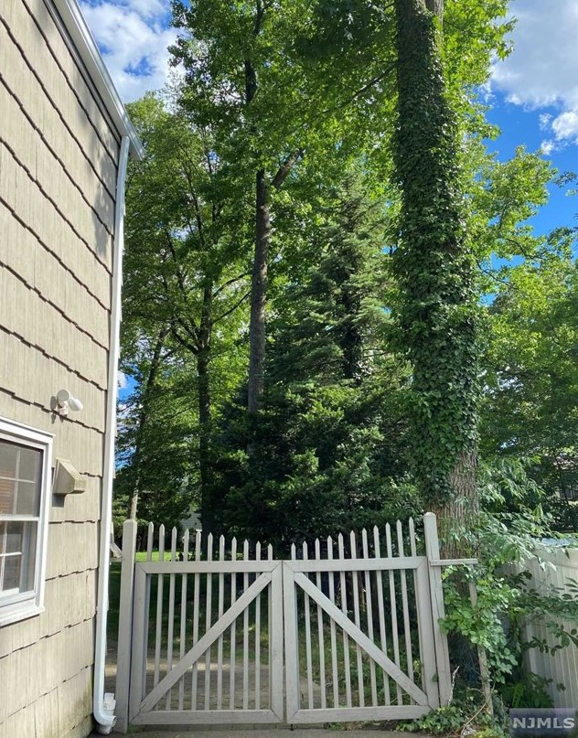 41 Blish Pl, Dumont, NJ 07628