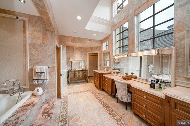 181 Montross Ave, Rutherford NJ  07070-1610 exterior