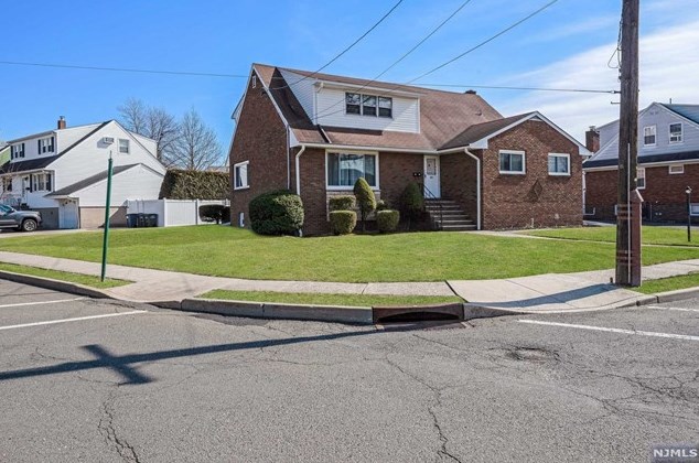 464 Taylor Ave #2fl, South Hackensack, NJ 07606