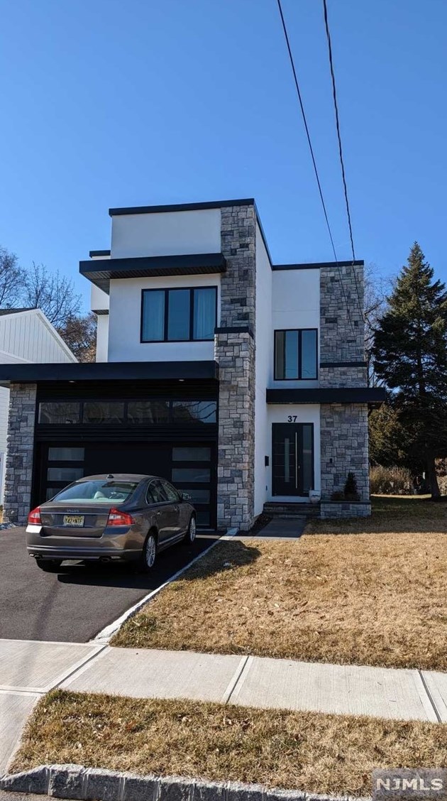37 George St, Tenafly, NJ 07670