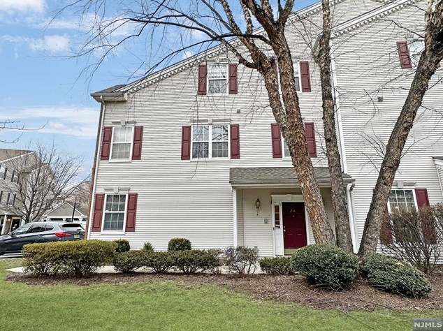 242 Riverwalk Way, Clifton, NJ 07014-1735