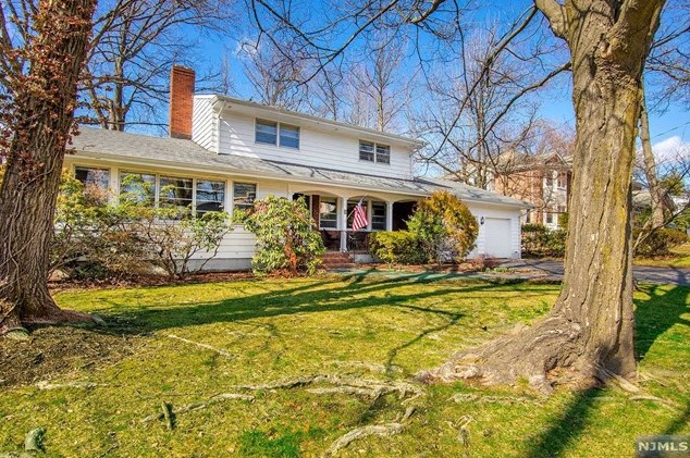 17 Cambridge Pl, Englewood, NJ 07632