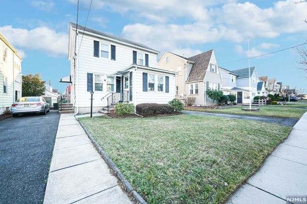 334 Sussex Rd, Wood-Ridge, NJ 07075
