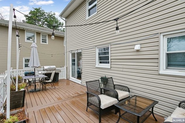 397 Feronia Way, Rutherford NJ  07070-2853 exterior