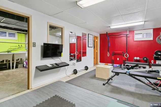 397 Feronia Way, Rutherford NJ  07070-2853 exterior