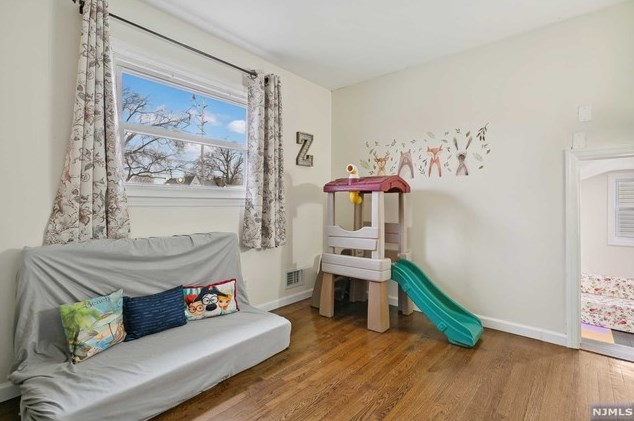 397 Feronia Way, Rutherford NJ  07070-2853 exterior