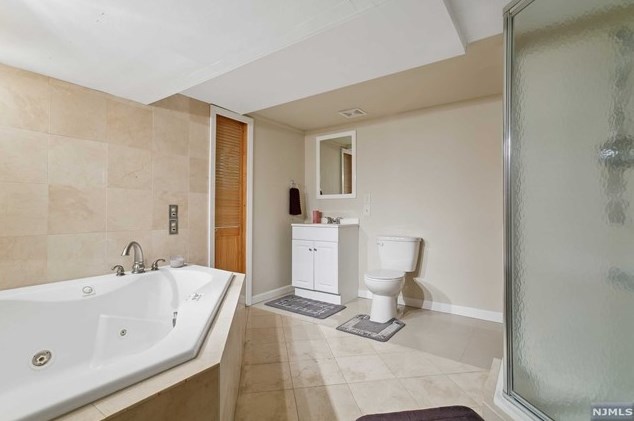 397 Feronia Way, Rutherford NJ  07070-2853 exterior