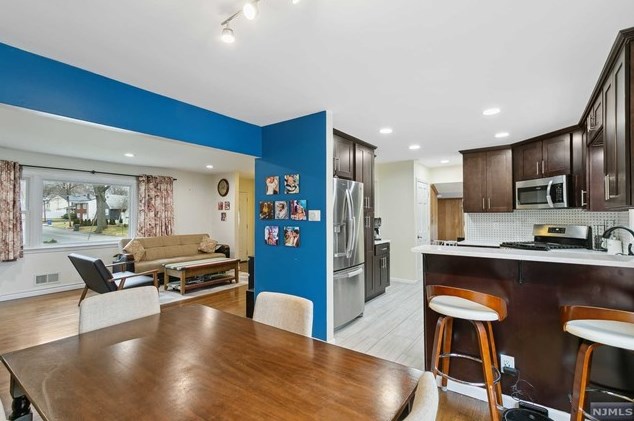 397 Feronia Way, Rutherford NJ  07070-2853 exterior