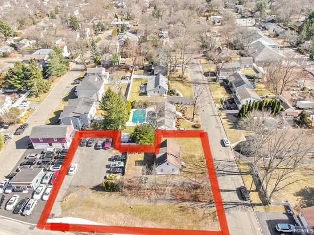680 Mckinley Ave, Westwood, NJ 07676