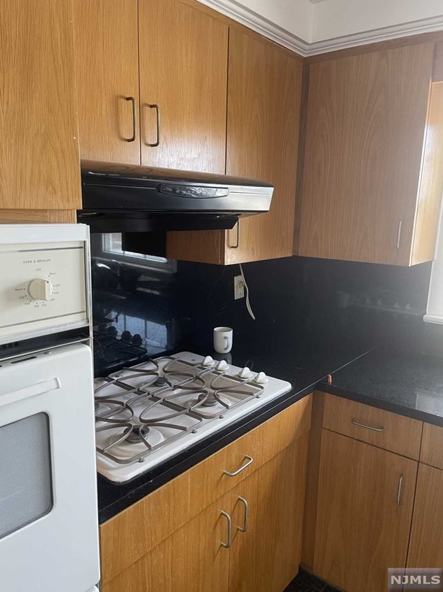 46 Union Ave #2, Little Ferry, NJ 07643